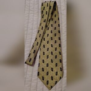 Axis All Silk Made In The USA Gold Geometric Patterned Men's Tie